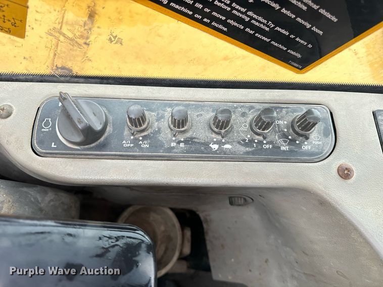 image for item DT2003 2012 John Deere 85D mini excavator