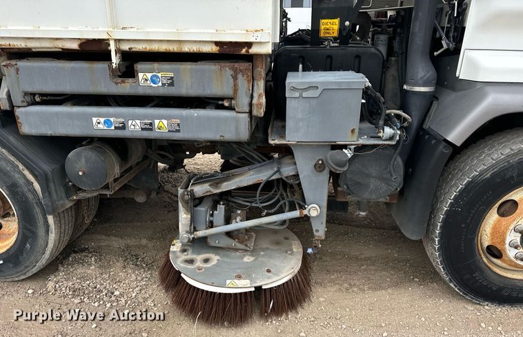 image for item DT2004 2005 GMC T7500 street sweeper truck
