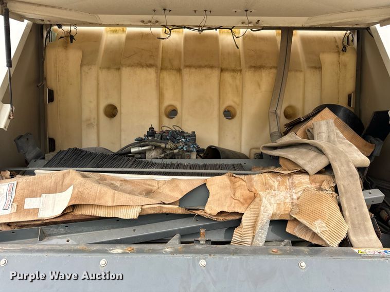 image for item DT2004 2005 GMC T7500 street sweeper truck