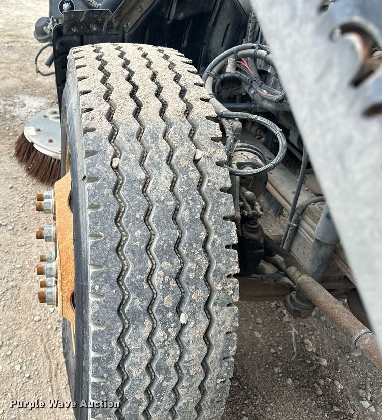 image for item DT2004 2005 GMC T7500 street sweeper truck