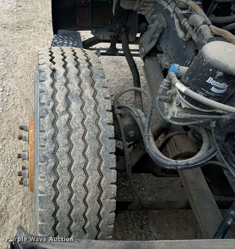 image for item DT2004 2005 GMC T7500 street sweeper truck