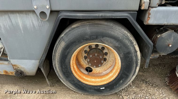 image for item DT2004 2005 GMC T7500 street sweeper truck