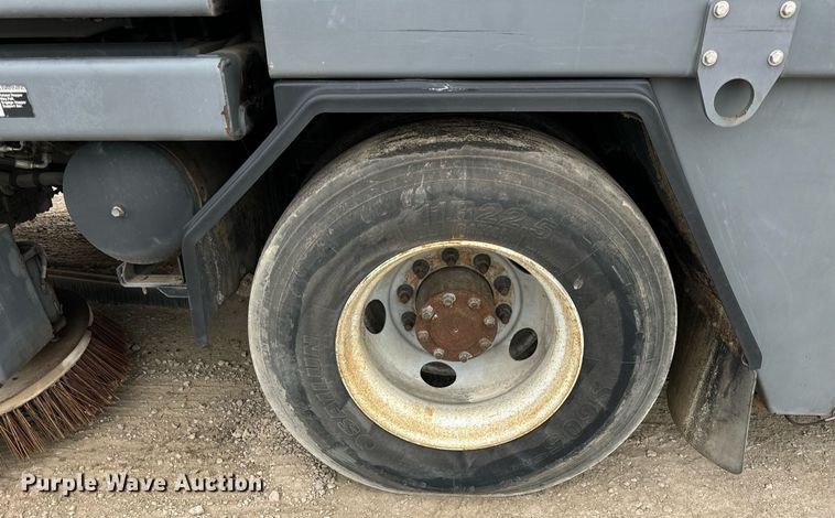 image for item DT2004 2005 GMC T7500 street sweeper truck