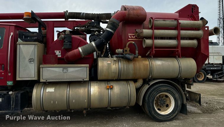image for item DT2006 2002 Sterling  L-Line hydrovac truck
