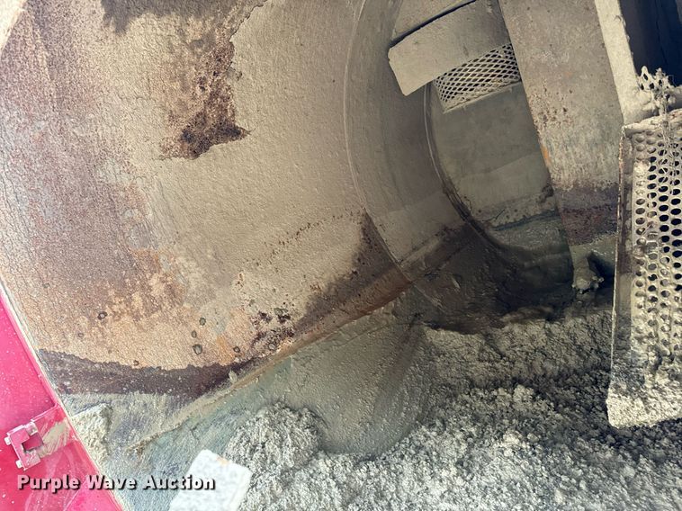 image for item DT2006 2002 Sterling  L-Line hydrovac truck