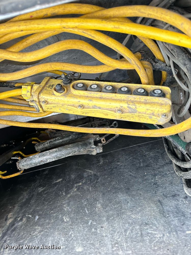 image for item DT2006 2002 Sterling  L-Line hydrovac truck