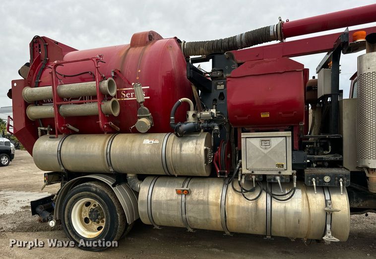 image for item DT2006 2002 Sterling  L-Line hydrovac truck