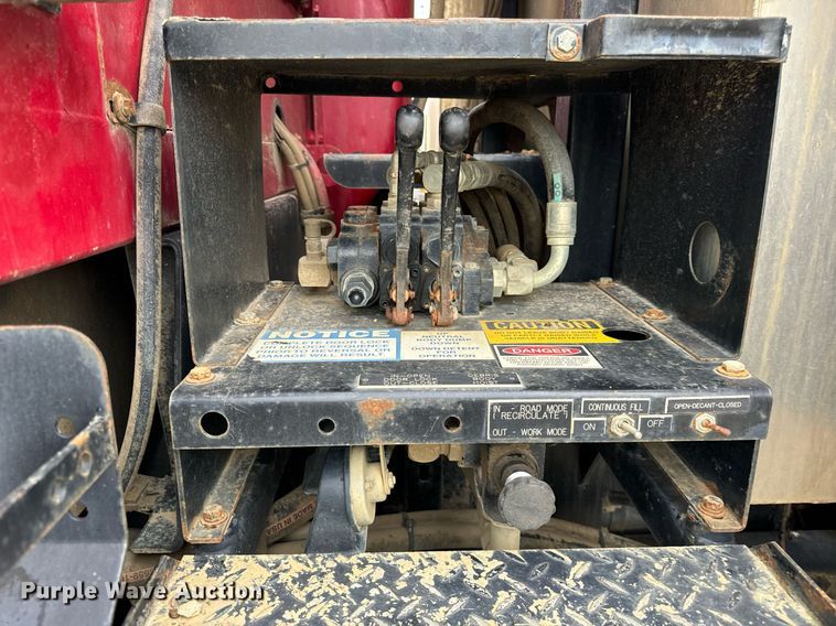 image for item DT2006 2002 Sterling  L-Line hydrovac truck