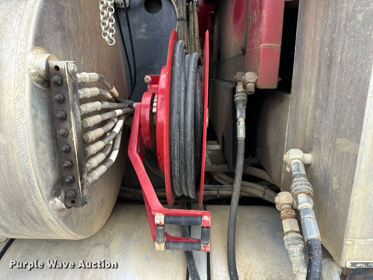 image for item DT2006 2002 Sterling  L-Line hydrovac truck