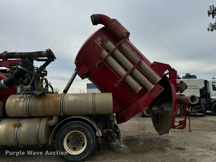 image for item DT2006 2002 Sterling  L-Line hydrovac truck