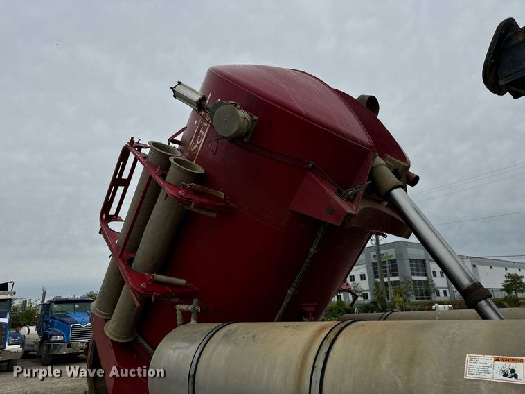 image for item DT2006 2002 Sterling  L-Line hydrovac truck