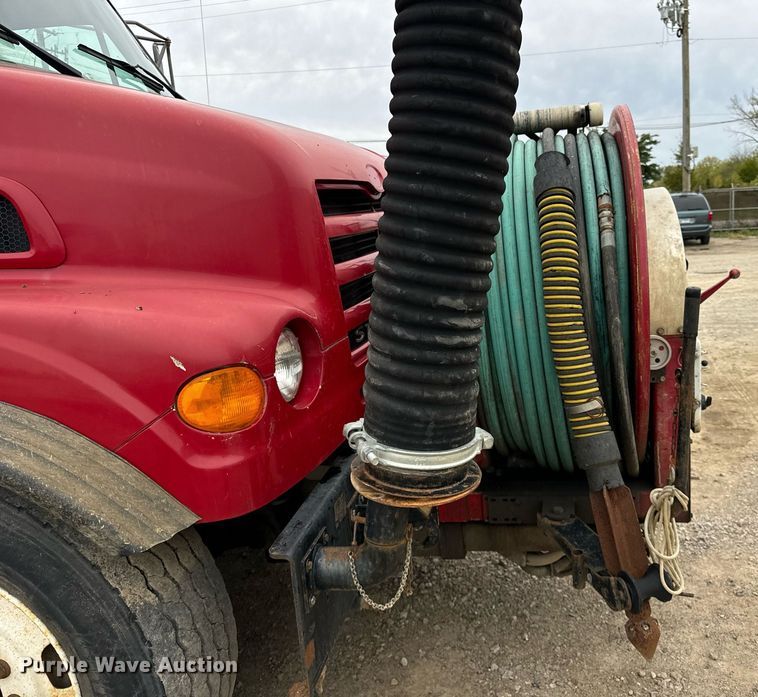 image for item DT2006 2002 Sterling  L-Line hydrovac truck
