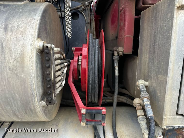 image for item DT2006 2002 Sterling  L-Line hydrovac truck