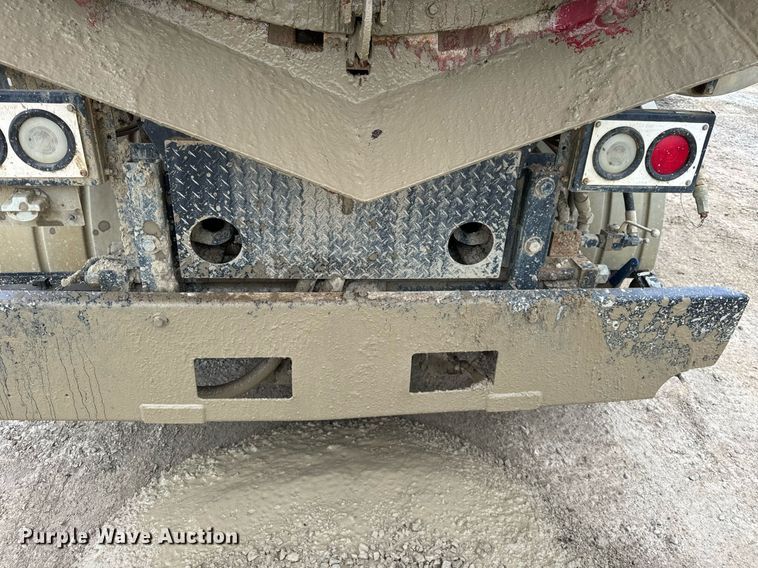 image for item DT2006 2002 Sterling  L-Line hydrovac truck