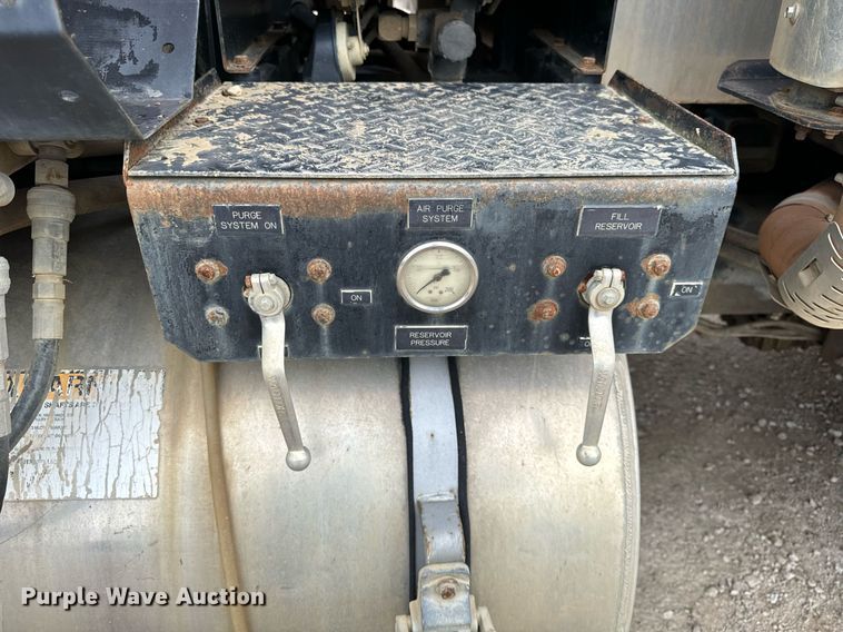 image for item DT2006 2002 Sterling  L-Line hydrovac truck