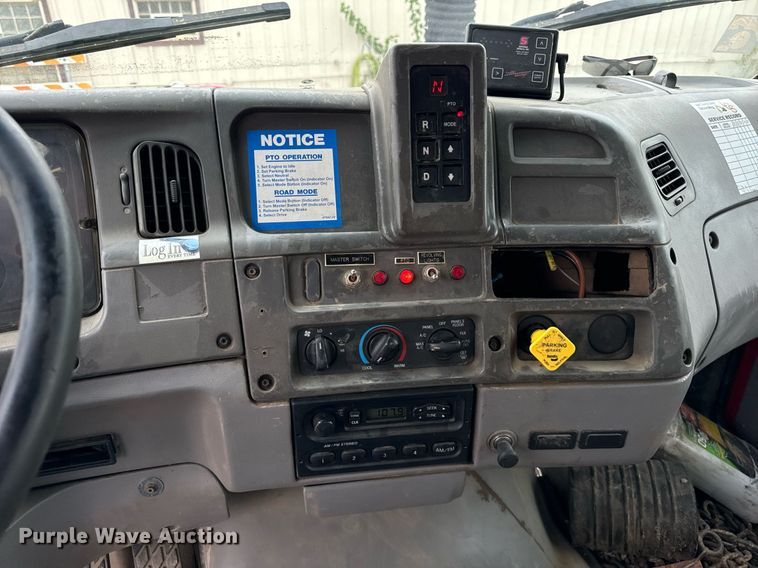 image for item DT2006 2002 Sterling  L-Line hydrovac truck