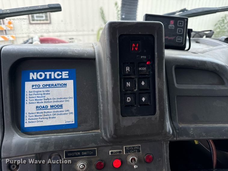 image for item DT2006 2002 Sterling  L-Line hydrovac truck