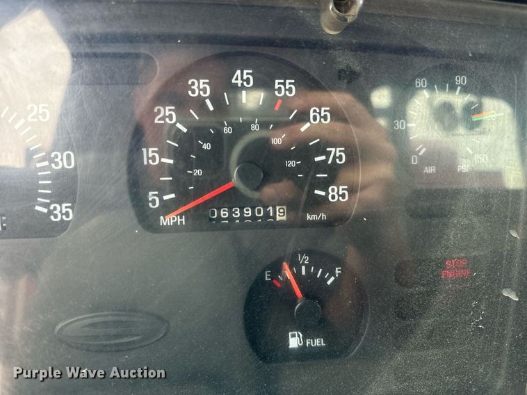 image for item DT2006 2002 Sterling  L-Line hydrovac truck