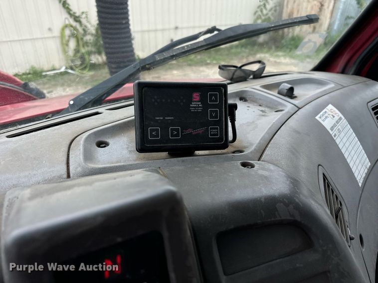 image for item DT2006 2002 Sterling  L-Line hydrovac truck