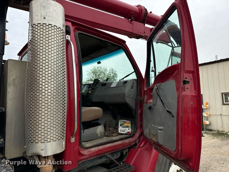 image for item DT2006 2002 Sterling  L-Line hydrovac truck