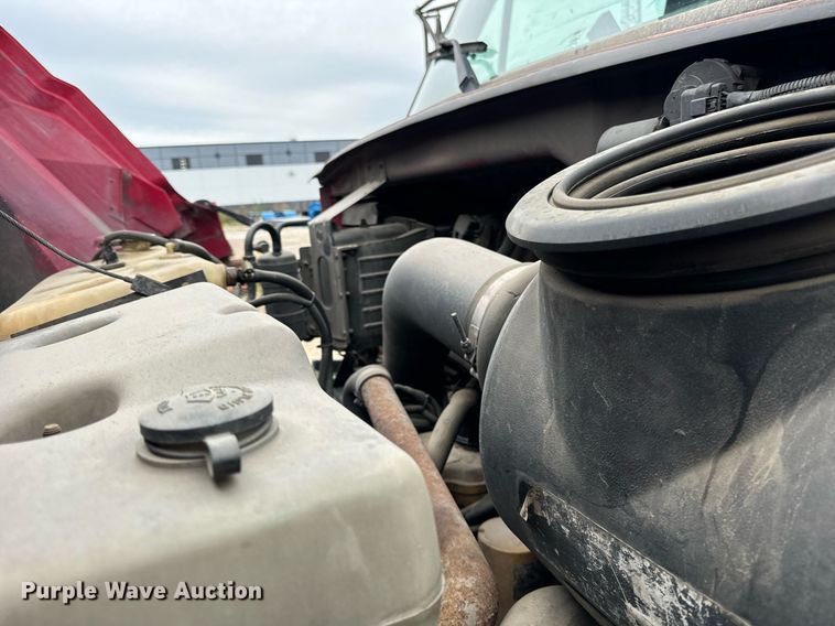 image for item DT2006 2002 Sterling  L-Line hydrovac truck