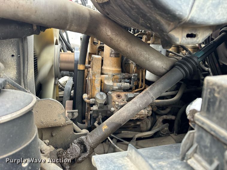 image for item DT2006 2002 Sterling  L-Line hydrovac truck