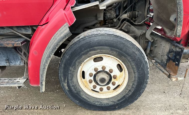 image for item DT2006 2002 Sterling  L-Line hydrovac truck