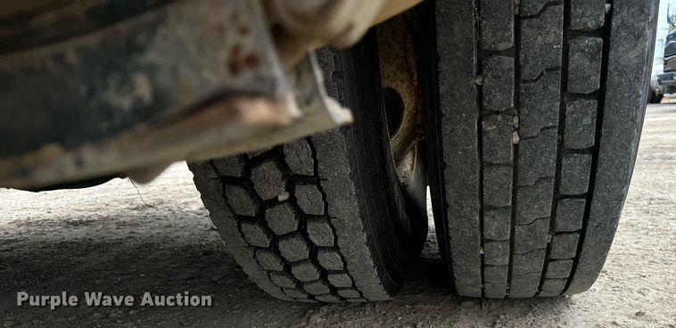 image for item DT2006 2002 Sterling  L-Line hydrovac truck