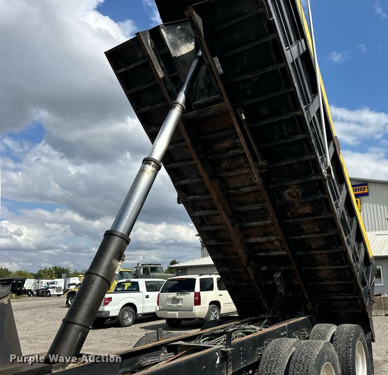 image for item DT2014 2004 GMC C8500 dump truck