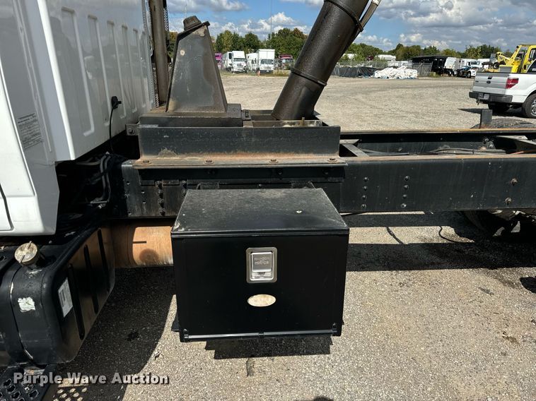 image for item DT2014 2004 GMC C8500 dump truck