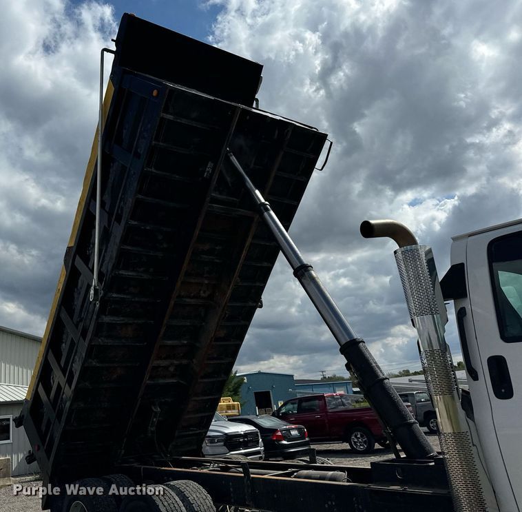 image for item DT2014 2004 GMC C8500 dump truck