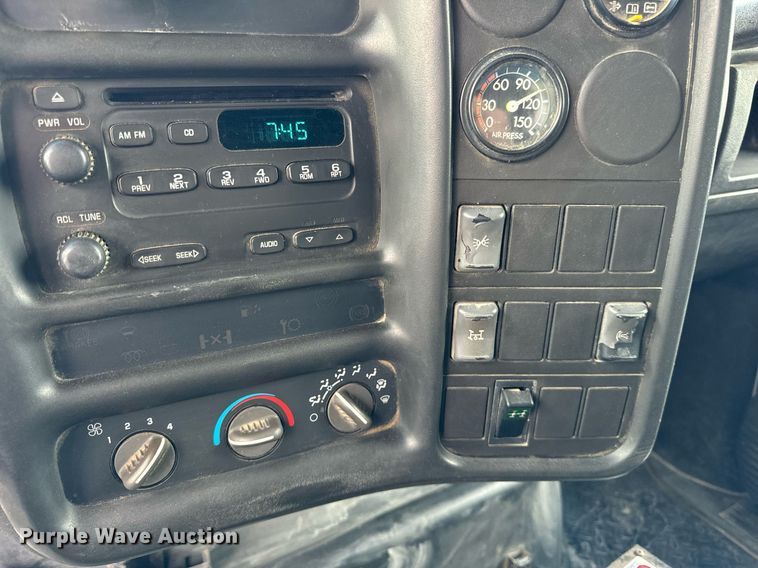 image for item DT2014 2004 GMC C8500 dump truck