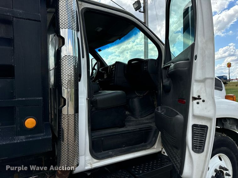 image for item DT2014 2004 GMC C8500 dump truck