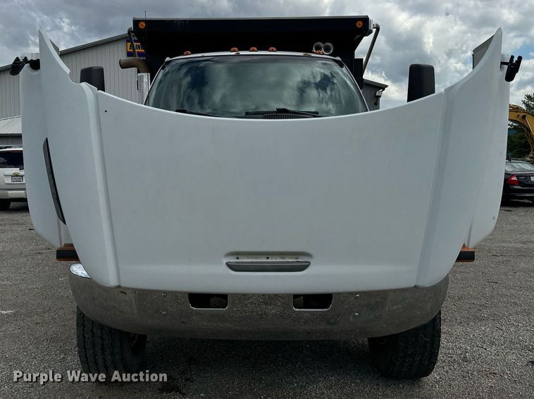 image for item DT2014 2004 GMC C8500 dump truck