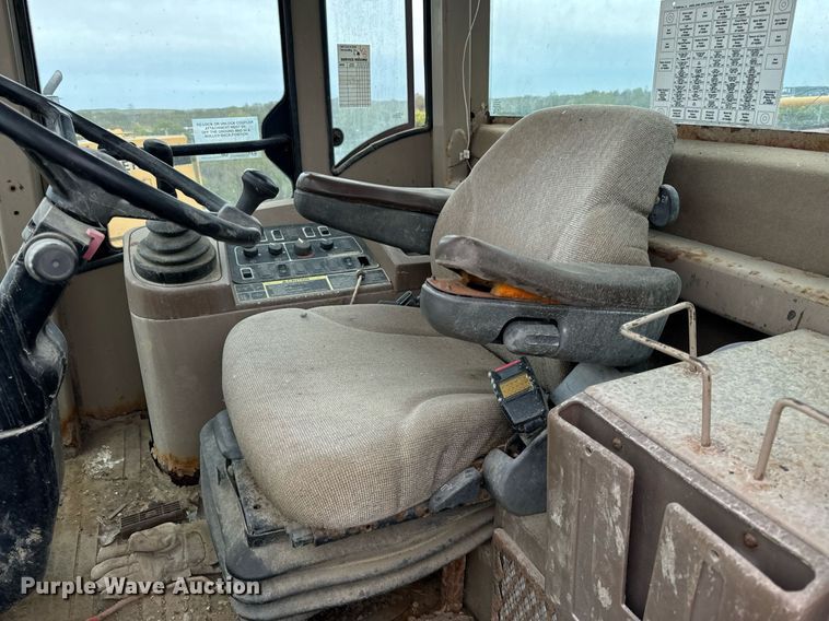 image for item DT2019 John Deere 624H wheel loader