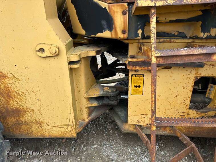 image for item DT2020 1988 John Deere 544E wheel loader