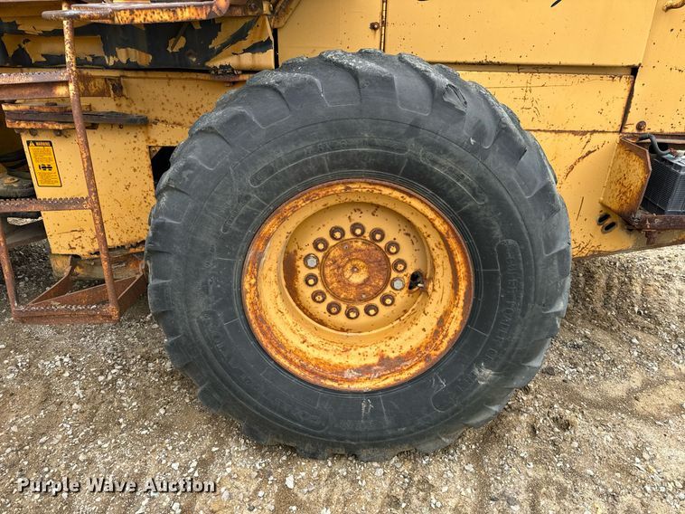 image for item DT2020 1988 John Deere 544E wheel loader