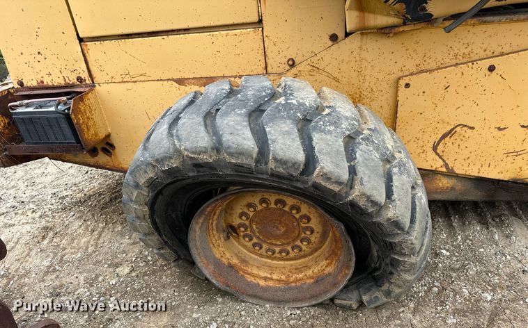 image for item DT2020 1988 John Deere 544E wheel loader
