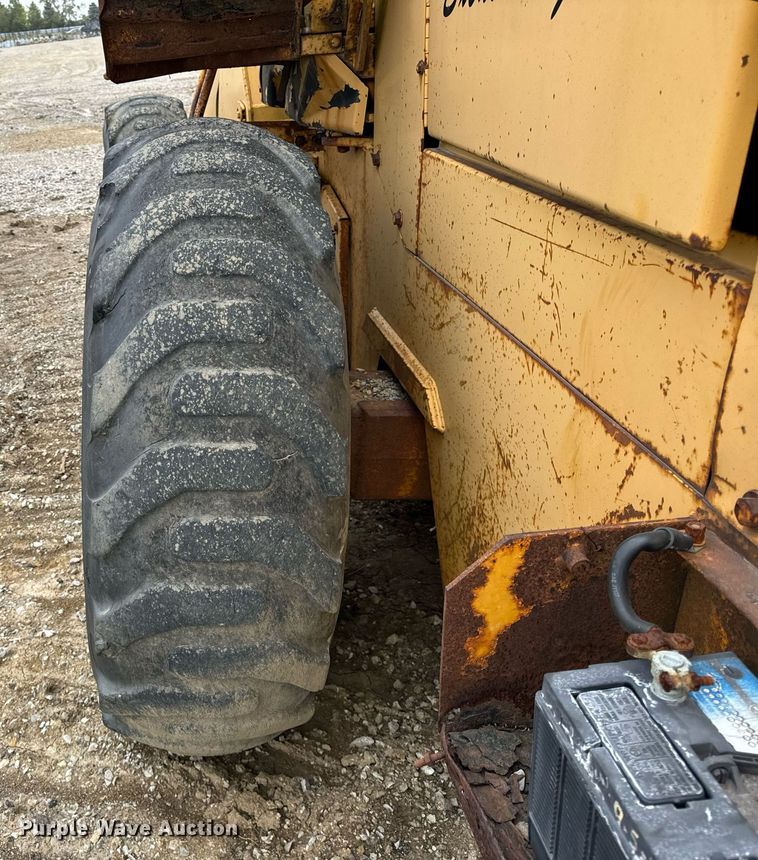 image for item DT2020 1988 John Deere 544E wheel loader