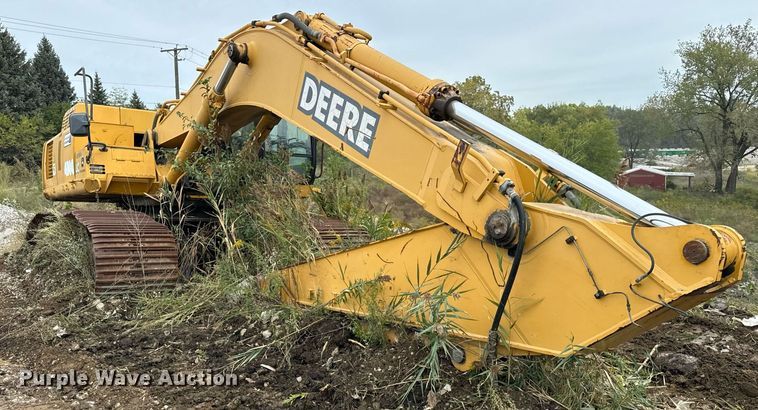 image for item DT2021 2004 John Deere  450C LC excavator