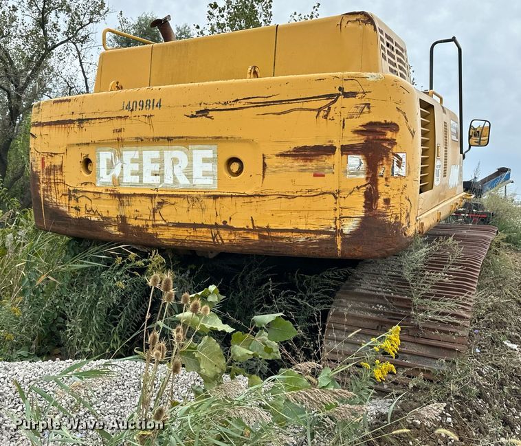 image for item DT2021 2004 John Deere  450C LC excavator