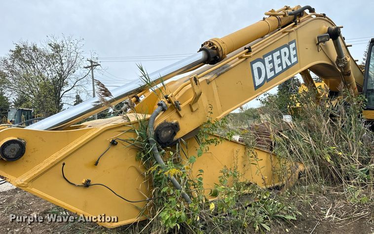 image for item DT2021 2004 John Deere  450C LC excavator