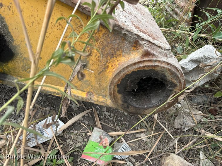 image for item DT2021 2004 John Deere  450C LC excavator