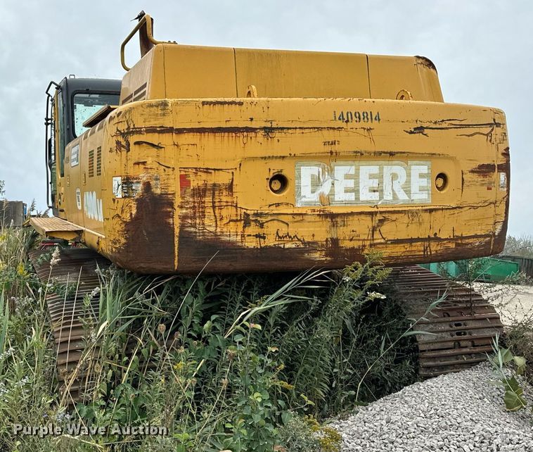 image for item DT2021 2004 John Deere  450C LC excavator