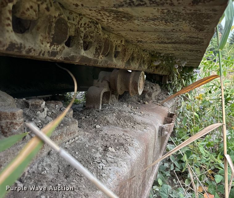 image for item DT2021 2004 John Deere  450C LC excavator