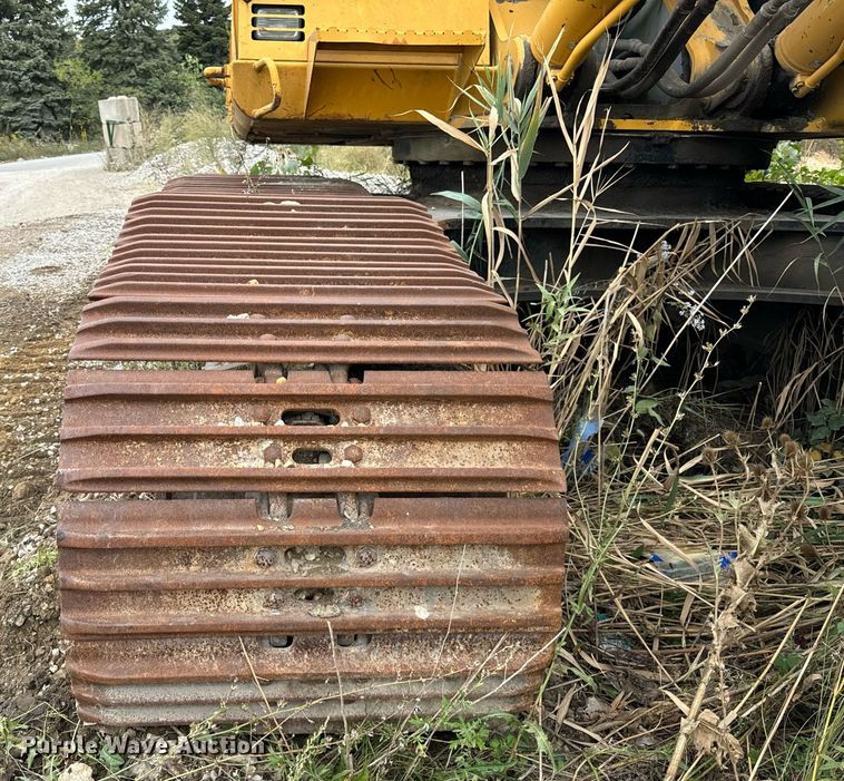 image for item DT2021 2004 John Deere  450C LC excavator