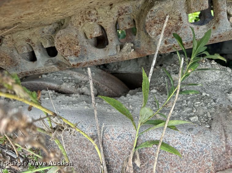 image for item DT2021 2004 John Deere  450C LC excavator