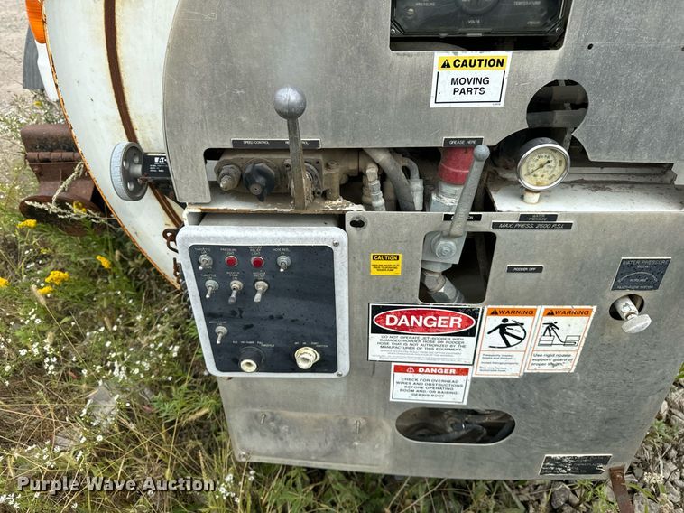 image for item DT2022 2004 Sterling  L-Line hydrovac truck