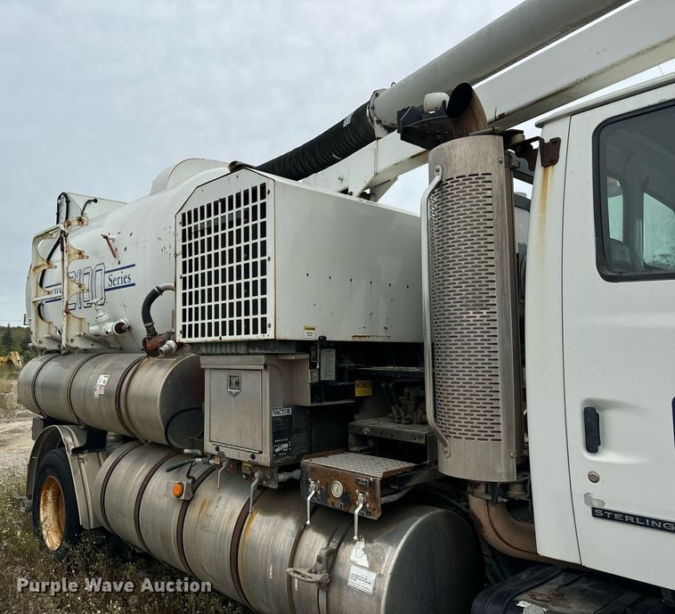 image for item DT2022 2004 Sterling  L-Line hydrovac truck