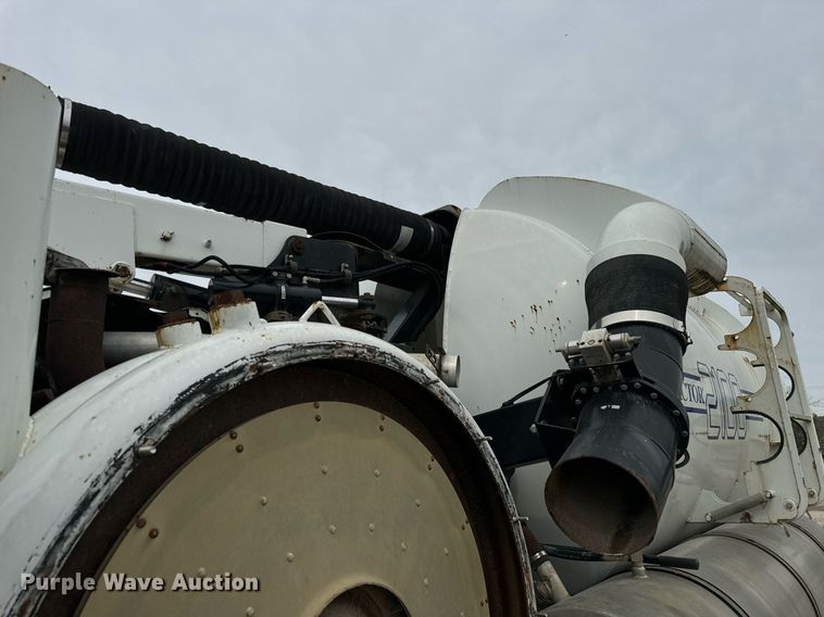 image for item DT2022 2004 Sterling  L-Line hydrovac truck